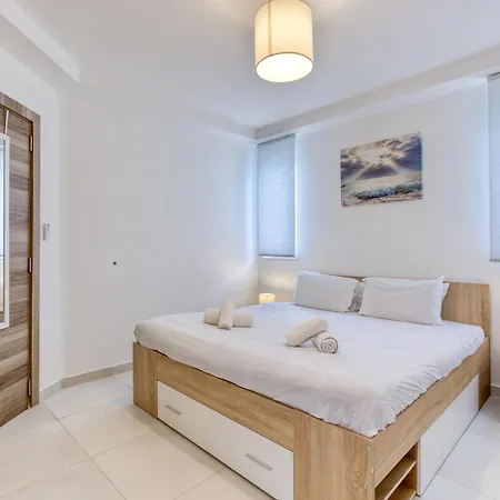 Sunny 2br Penthouse With Spacious Rooftop Terrace By 360 Estates 公寓 *