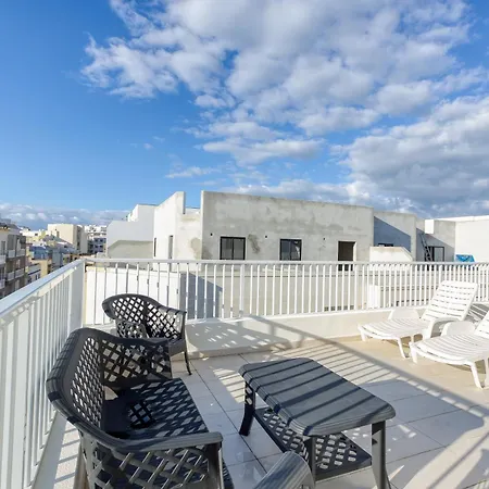 Sunny 2br Penthouse With Spacious Rooftop Terrace By 360 Estates アパート