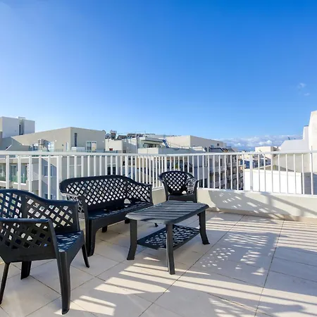 Sunny 2br Penthouse With Spacious Rooftop Terrace By 360 Estates *