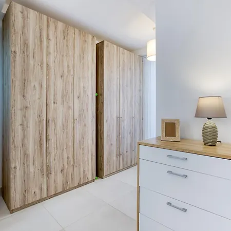 Sunny 2br Penthouse With Spacious Rooftop Terrace By 360 Estates