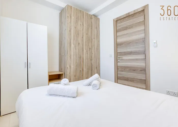 Apartament Sunny 2br Penthouse With Spacious Rooftop Terrace By 360 Estates