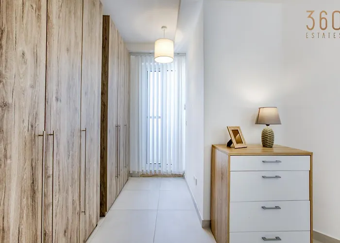 Sunny 2br Penthouse With Spacious Rooftop Terrace By 360 Estates Apartament *