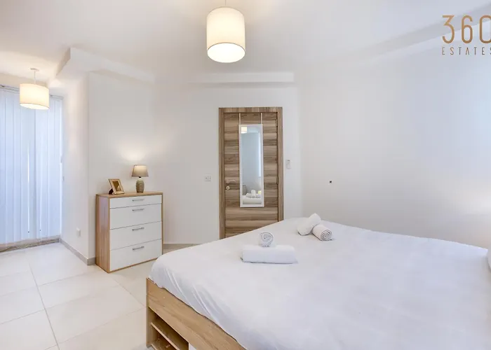 Apartament Sunny 2br Penthouse With Spacious Rooftop Terrace By 360 Estates