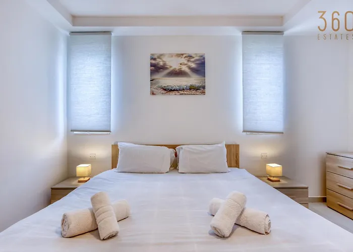 Sunny 2br Penthouse With Spacious Rooftop Terrace By 360 Estates Apartament *