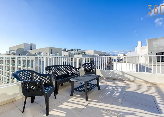 Sunny 2br Penthouse With Spacious Rooftop Terrace By 360 Estates *